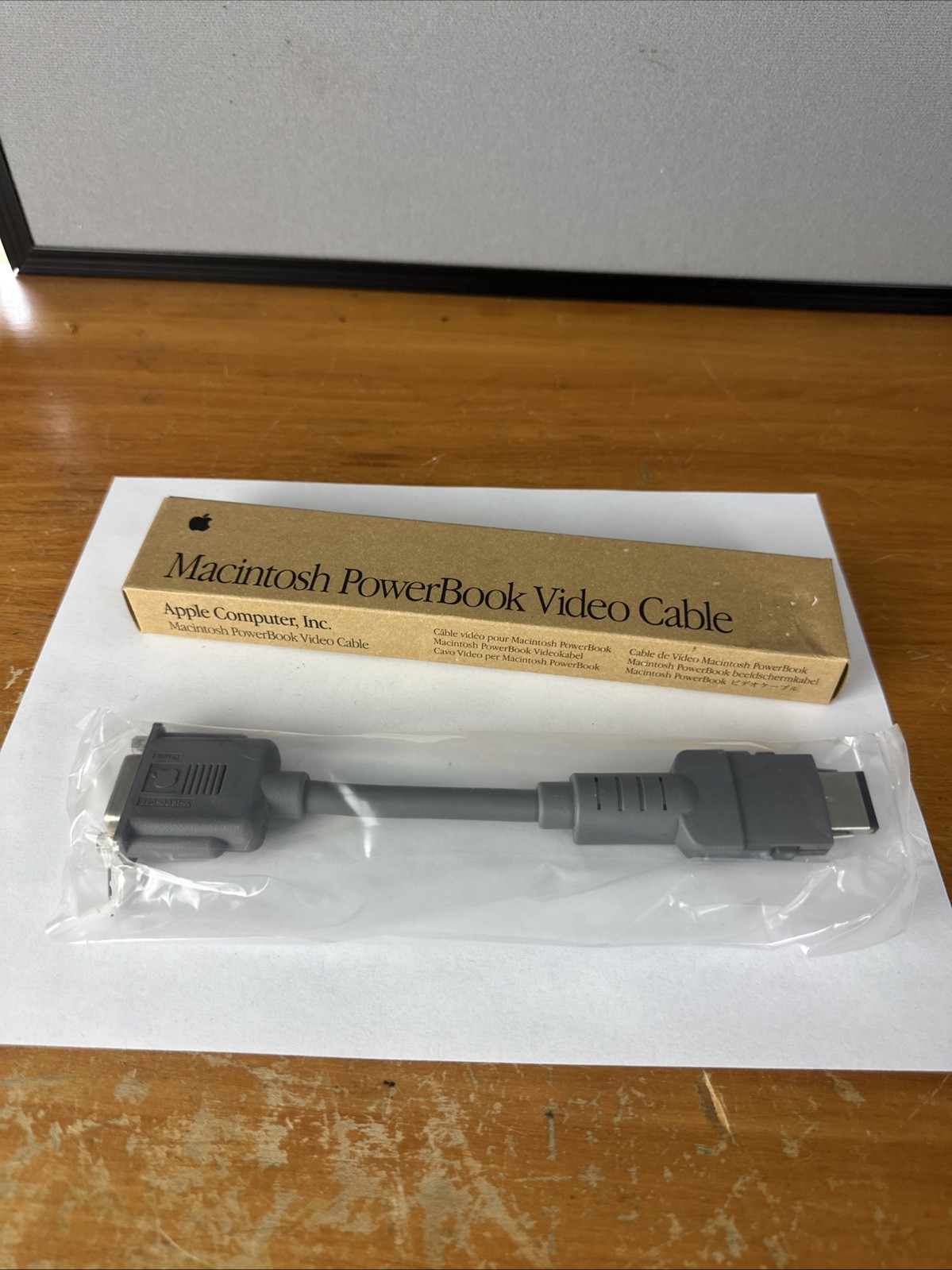 Vintage Macintosh PowerBook Video Cable New In Packaging 590-0831-A