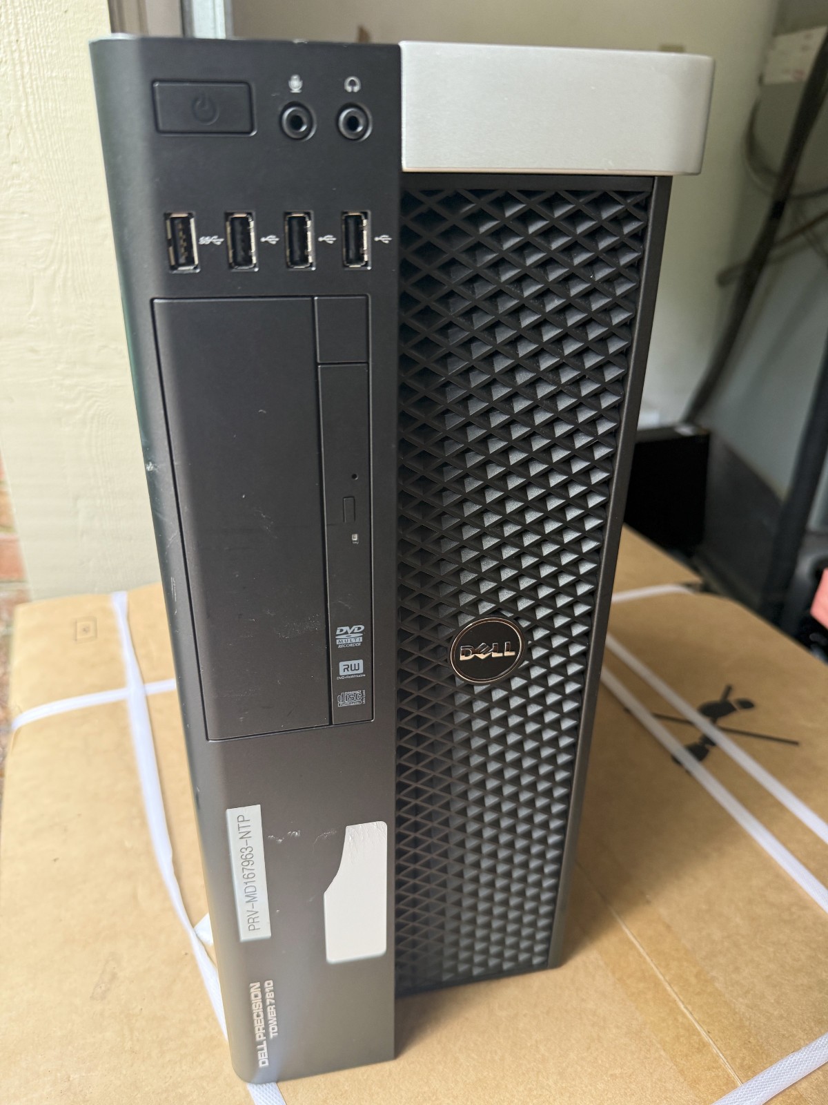 DELL Precision T7810 Workstation Xeon E5-2630 v4 2.2GHz/8GB/685W/NVS 310