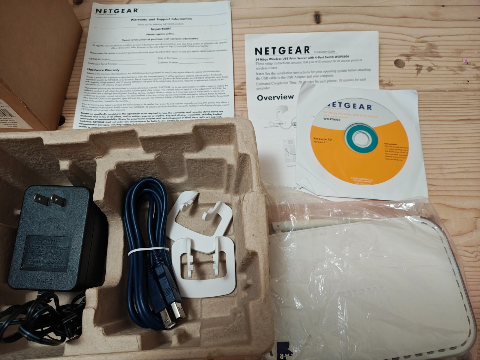 Netgear WGPS606 54 MBPS Wireless For 2 Printers Server 4 Port Switch Open Box