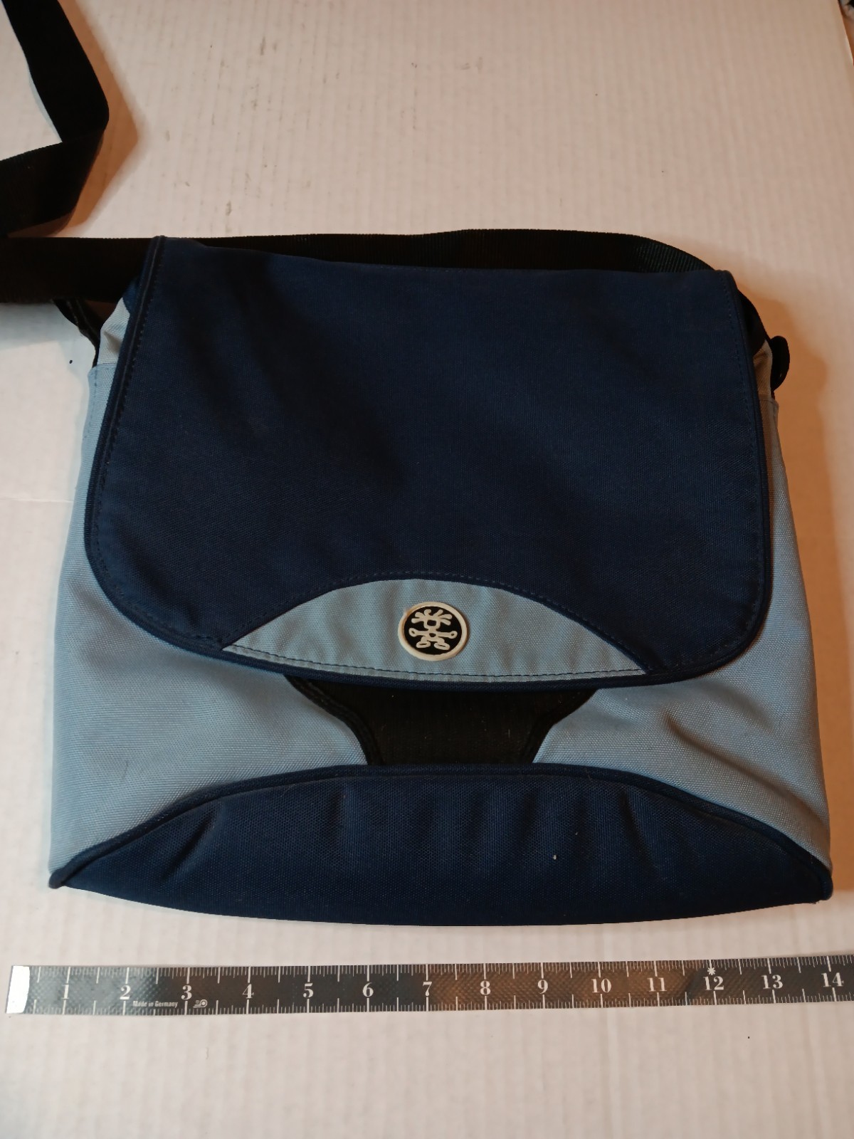 Crumpler The Skivvy Messenger Bag Size Mediuml Black/Gray Shoulder Tote 
