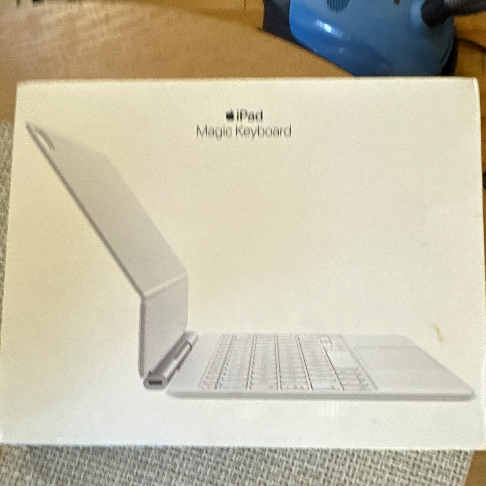 Apple iPad Magic Keyboard White Wireless w/ Built-In Touchpad A3339 MDFV4LL/A