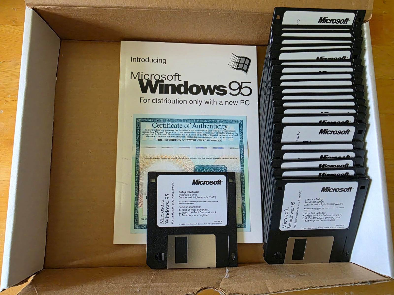 Microsoft Windows 95 OEM 3.5" Floppy Disk Set w/ COA Manual Vintage PC