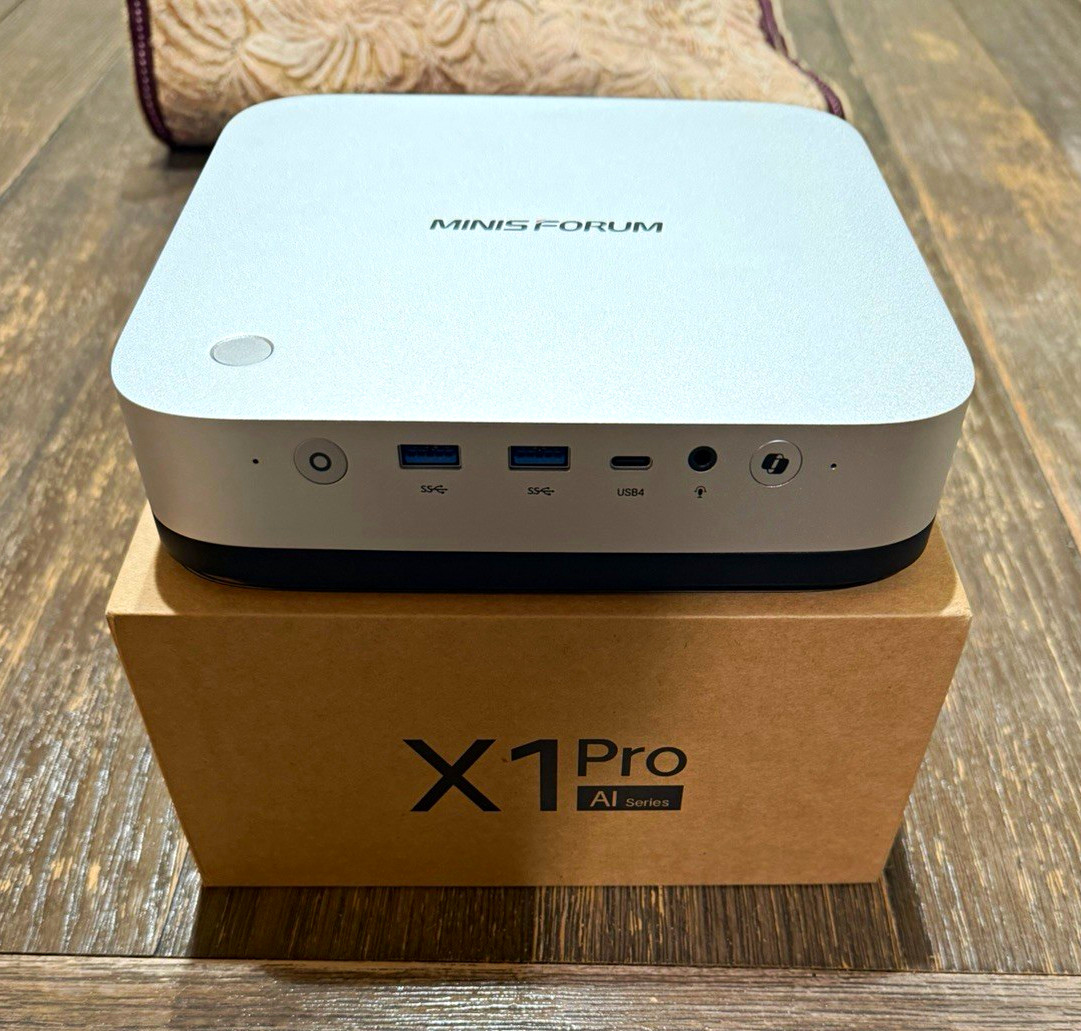 MINISFORUM X1 Pro-370 AI Series Mini PC Ryzen AI 9 HX 370 32GB 1TB W11 Pro