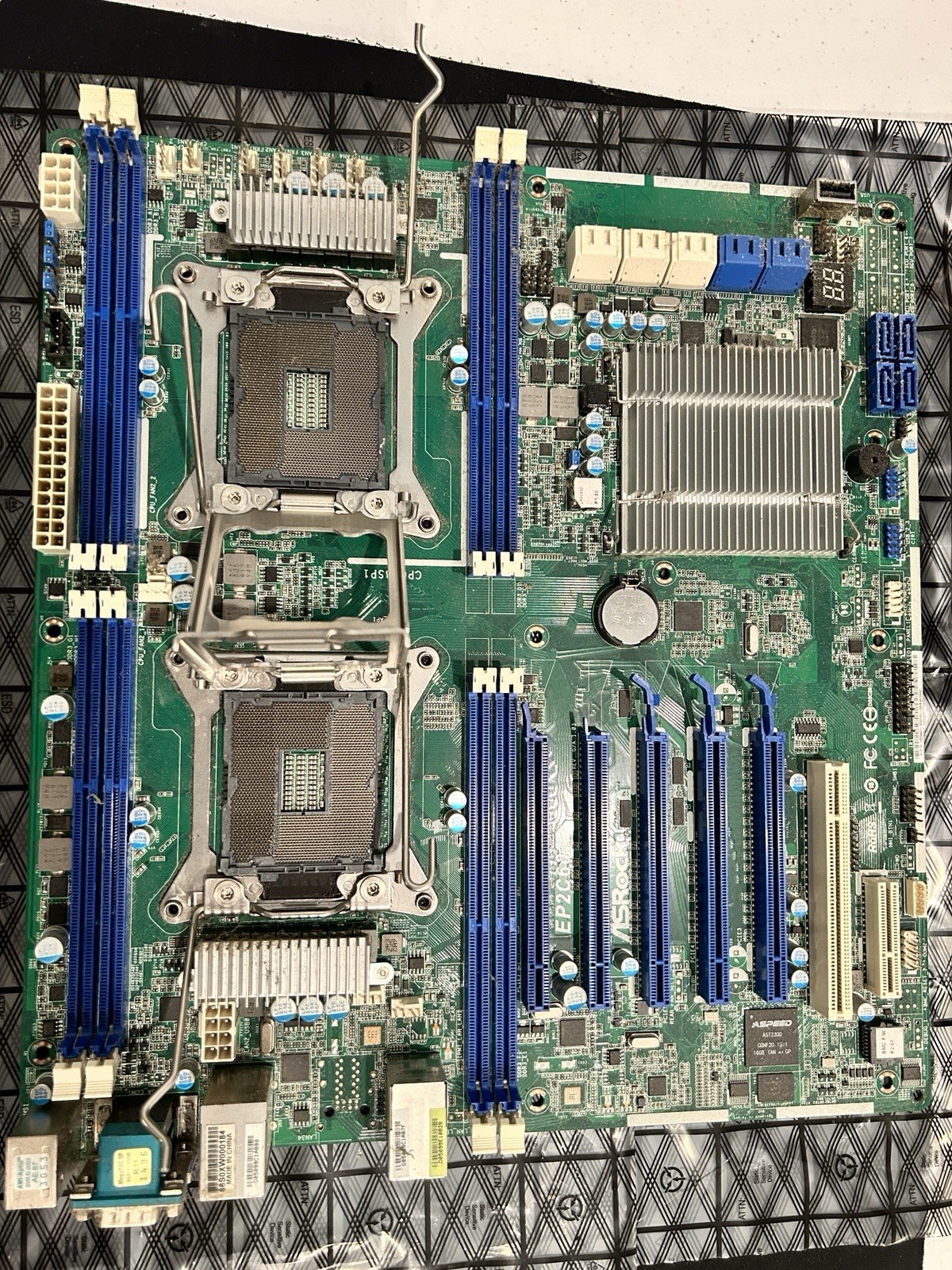 ASRock Rack EP2C602-4L/D16 Dual LGA2011 DDR3 EATX 16 DIMM 4x RJ-45
