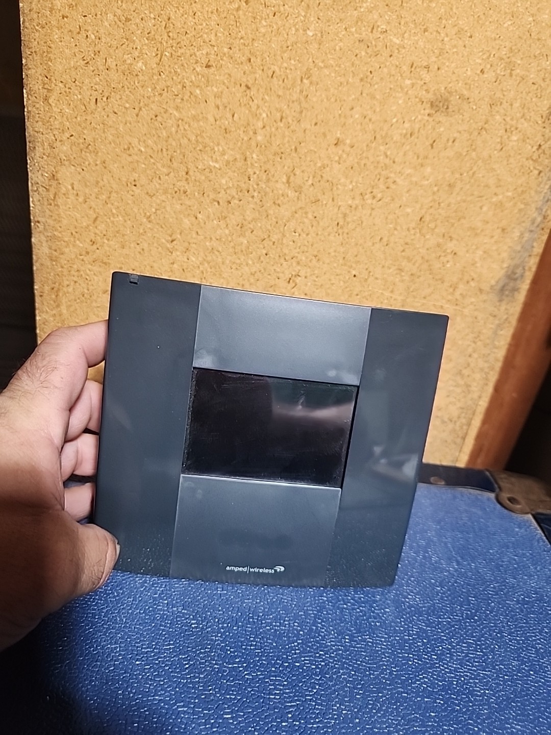 Amped Wireless Touchscreen Range Extender