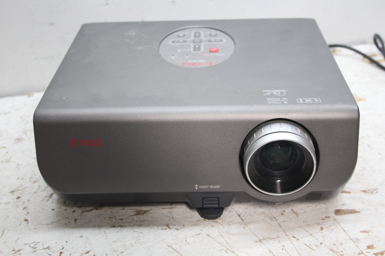 EIKI EIP-200 Projector - For PARTS/REPAIR UNTESTED POWERS ON THATS IT
