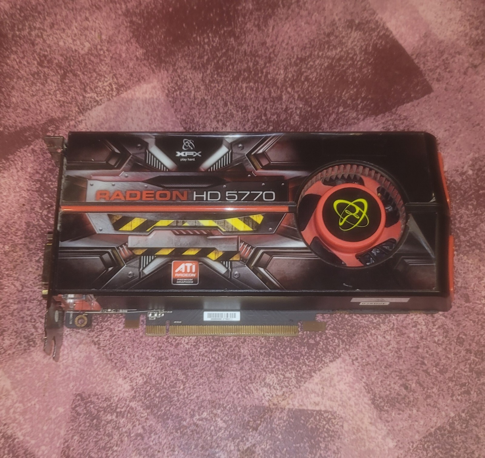 XFX ATI Radeon HD 5770 • 1GB GDDR5 PCIe GPU w/Crossfire Cable