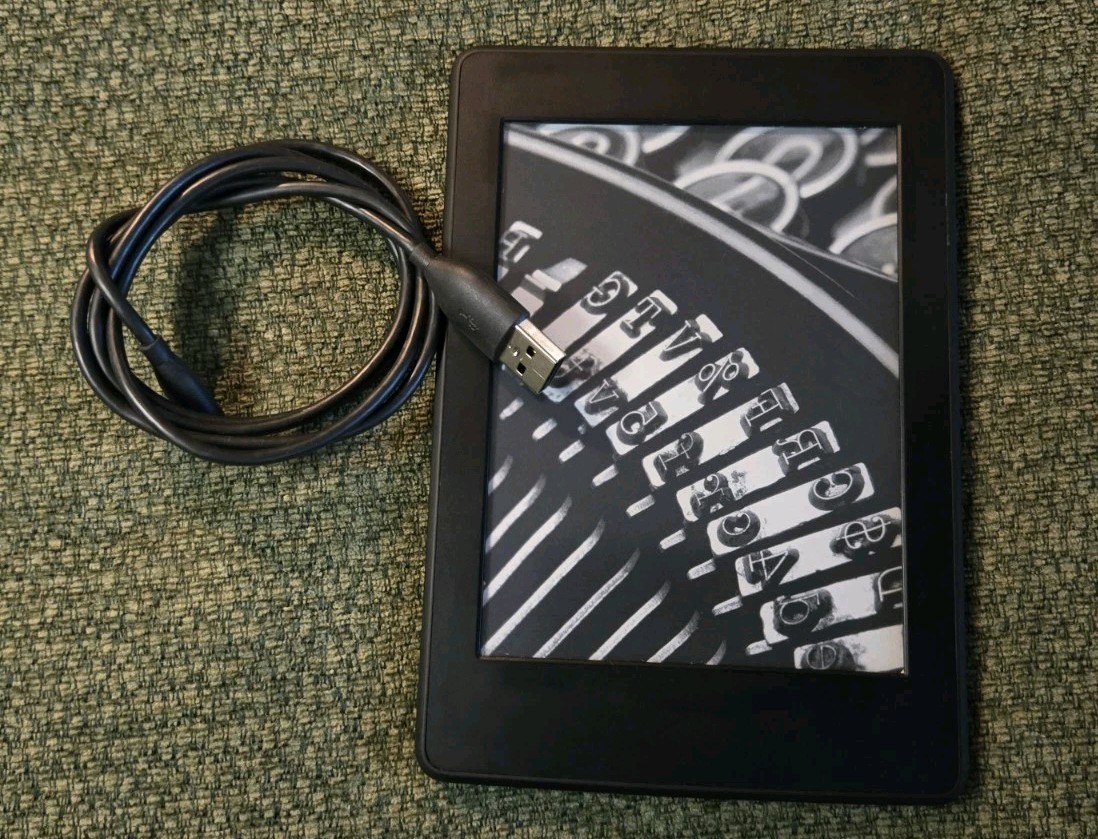 Amazon Kindle 7th Gen. DP75SDI 4 GB Wi-Fi 6" e-Reader  