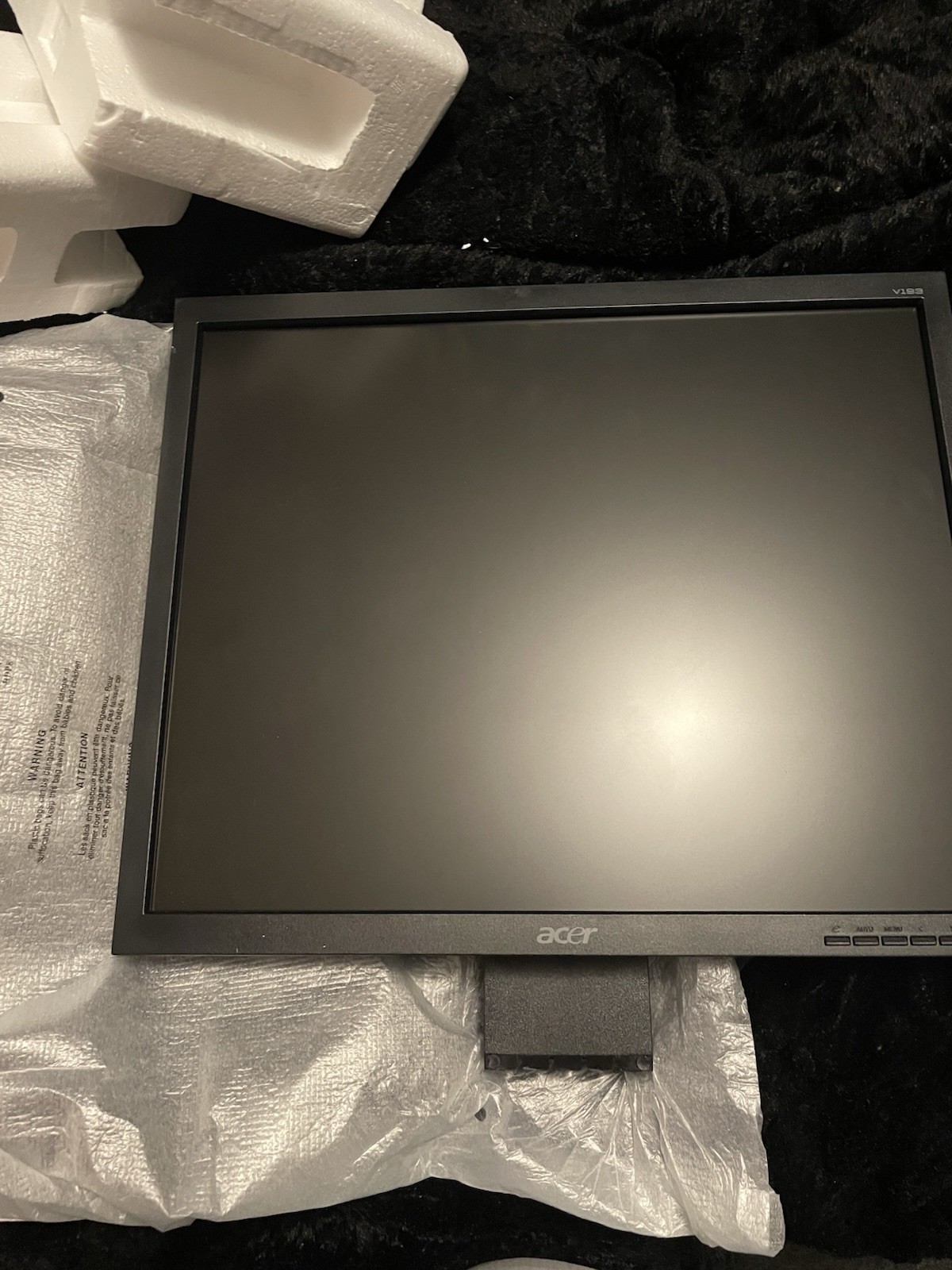 Acer 19’ V193 LCD Monitor