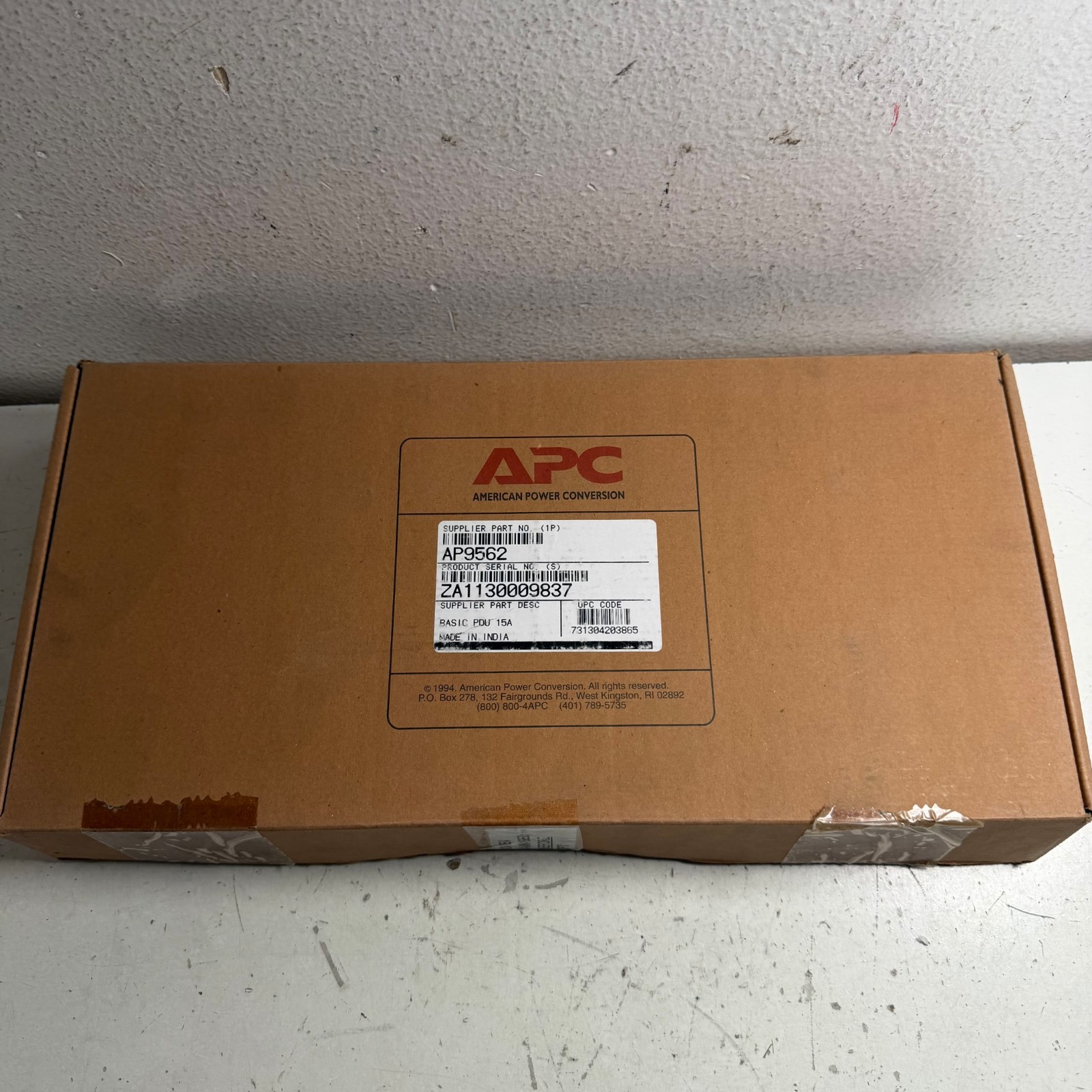 APC AP9562 Black 1U 15Amp Basic Rack Mount Compact Power Distribution Unit