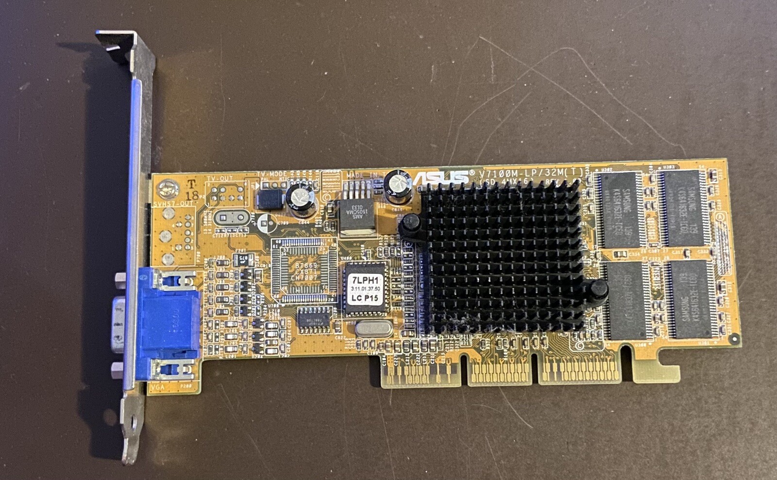 ASUS V7100M-LP / 32M V7100 Magic / Pure / 32M / SE / U AGP VGA Video Card 