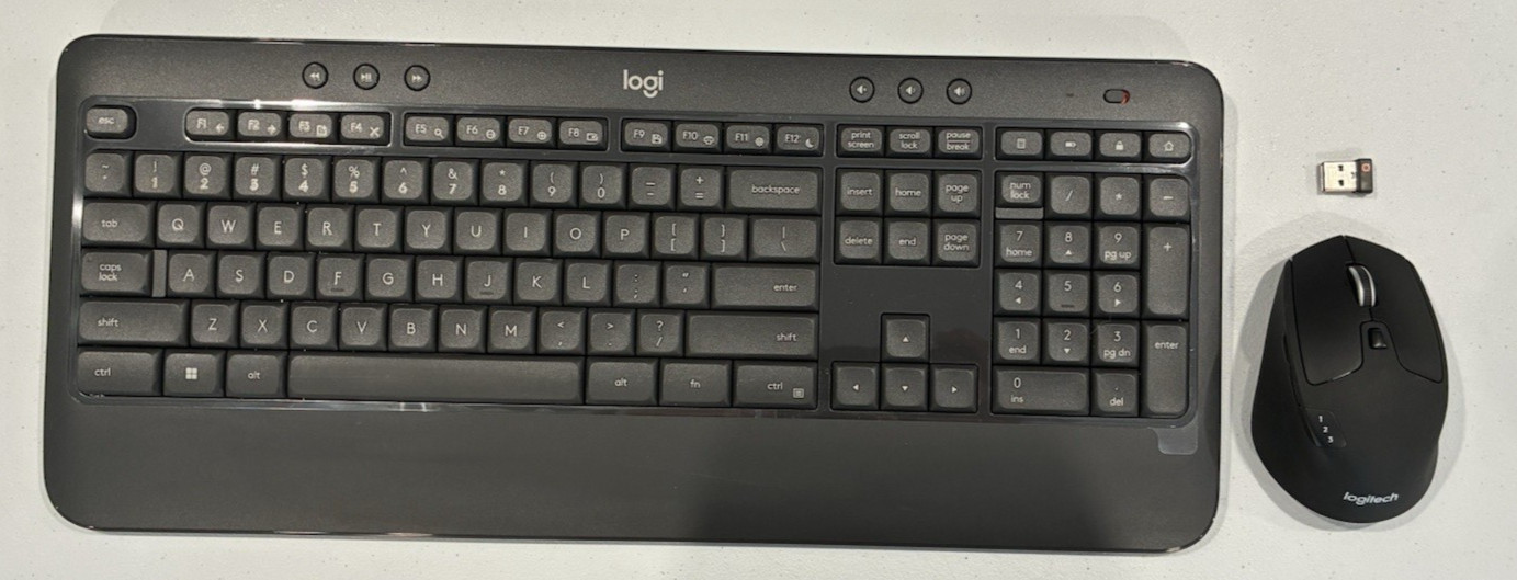 Logitech K540 Wireless Keyboard & M720 Triathlon Mouse Combo - New & Unused