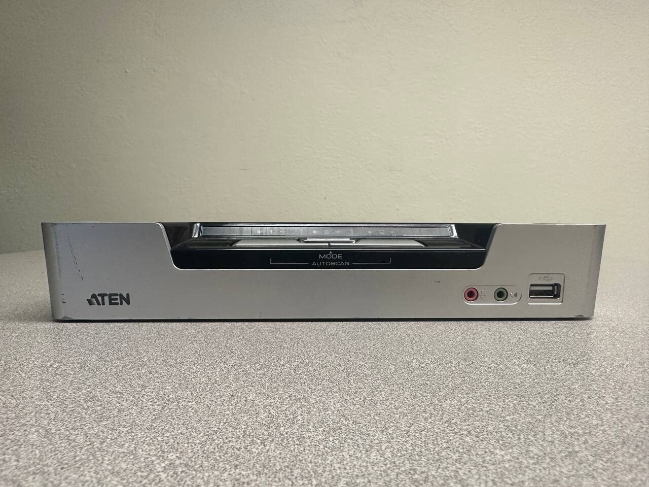 Aten CS1642A 2-Port USB 2.0 DVI Dual View KVMP Switch 