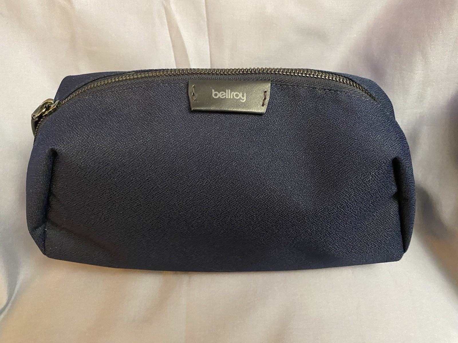 Bellroy Tech Desk Organizer Travel Cable Pouch Zip Case Bag EUC