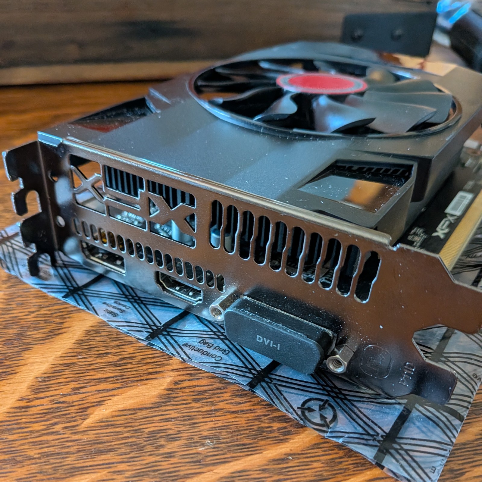 XFX RX 550 4GB graphics card AMD Radeon RX-550P4S DisplayPort HDMI DVI working