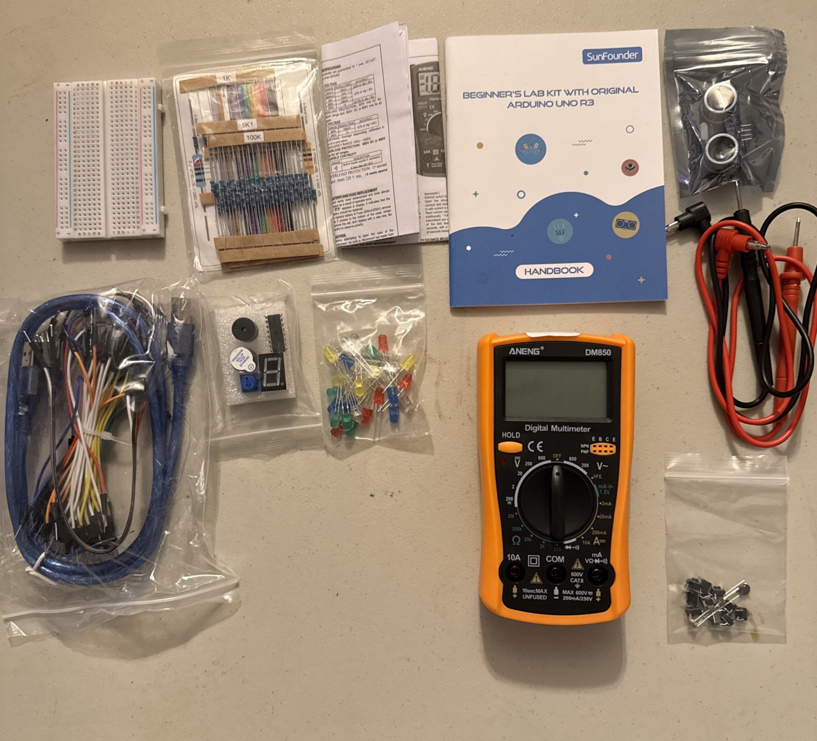Beginner's Lab Starter Kit w/REV3 Multimeter MISSING Arduino Uno R3 Board