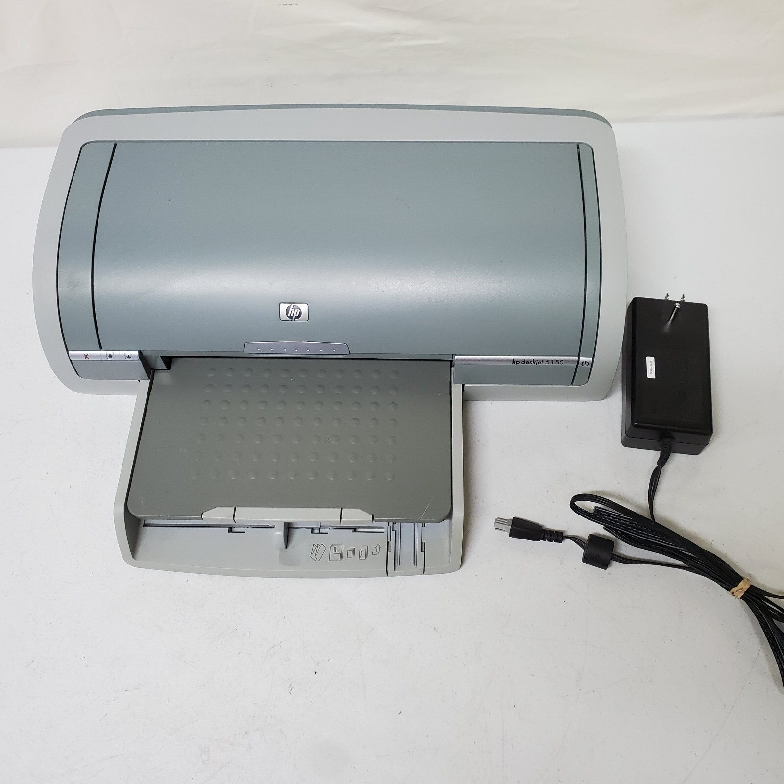 HP Deskjet 5150 Color Inkjet Printer NO INK See Info W/ Power Supply