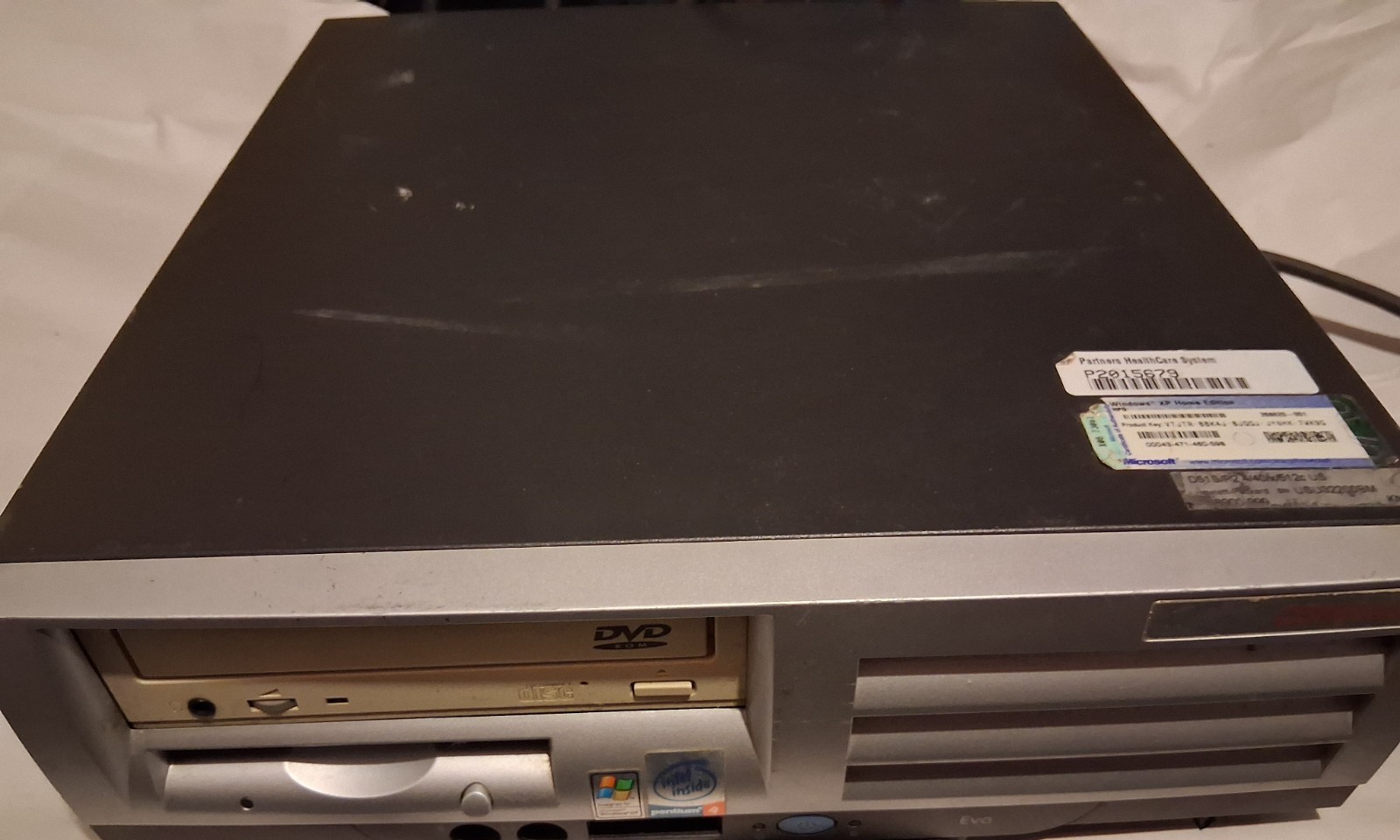 Compaq Evo D500 Computer P4 1500Mhz 128MB Ram CD-RW DVD-Rom (Boots) (Video)
