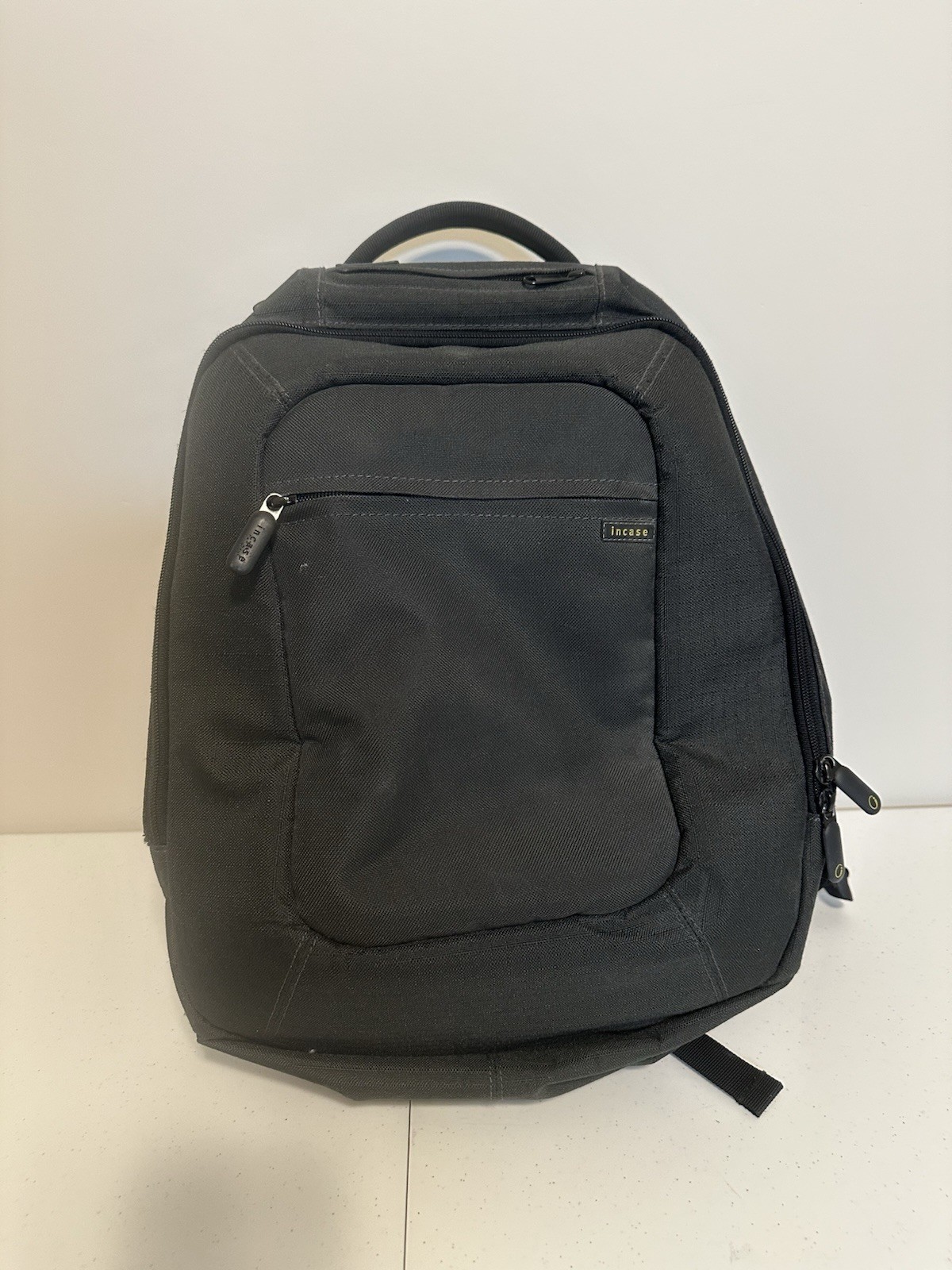 Incase Icon Black Nylon Tech Laptop Backpack Bag Adjustable Strap Padded Back
