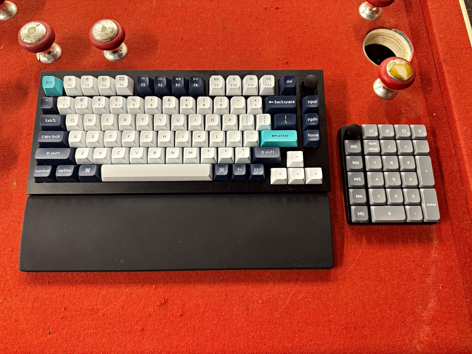 Q1 max Keychron Mechanical QWERTY English Keyboard w/ Detachable Numpad B/W/Blue