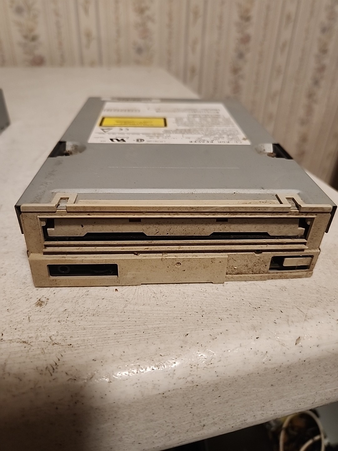 NEC CDR-1600A CD-ROM Reader Drive - Beige Bezel