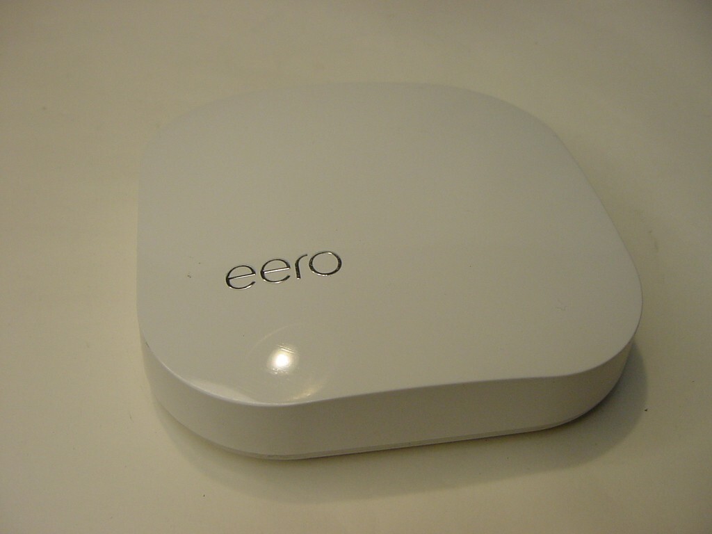 EERO TRI BAND MESH ROUTER B010001 - UNIT ONLY