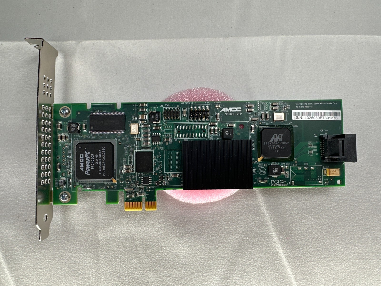 AMCC 9650SE-2LP 2-Port SATA PCIe RAID Controller Full Height Bracket Installed