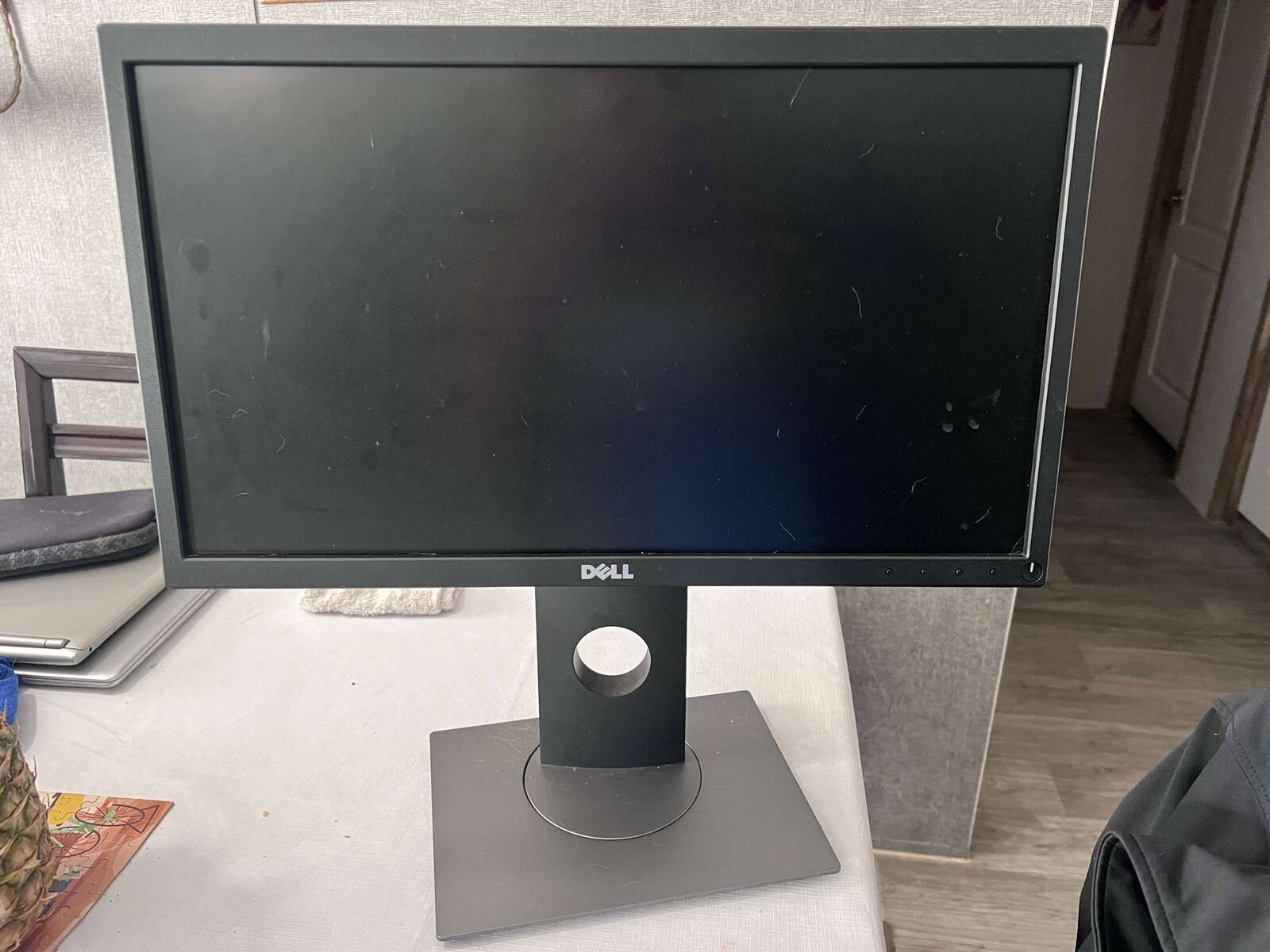 4 monitors  27 inch
