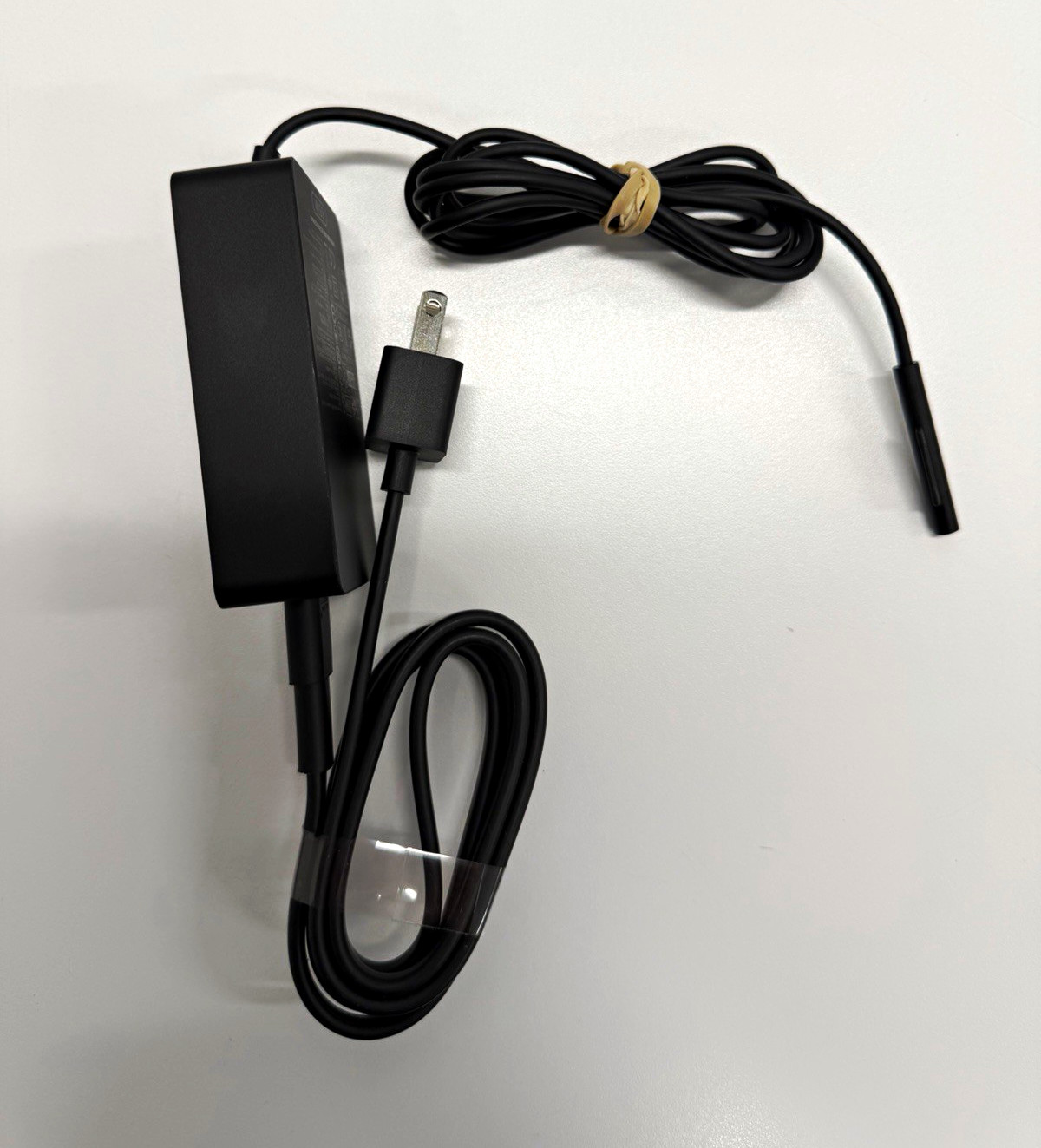 Microsoft 65W Surface Power Adapter 15V 4A M1254382-005 Black