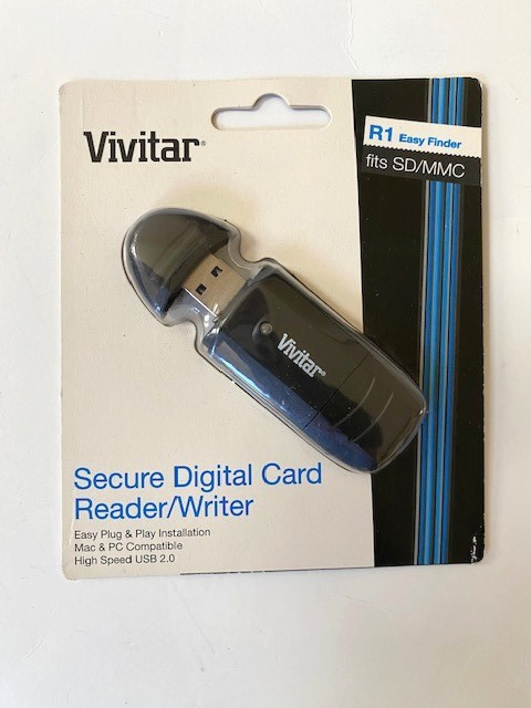 Vivitar Secure Digital Card Reader / Writer, High Speed USB 2.0, Fits SD/MMC