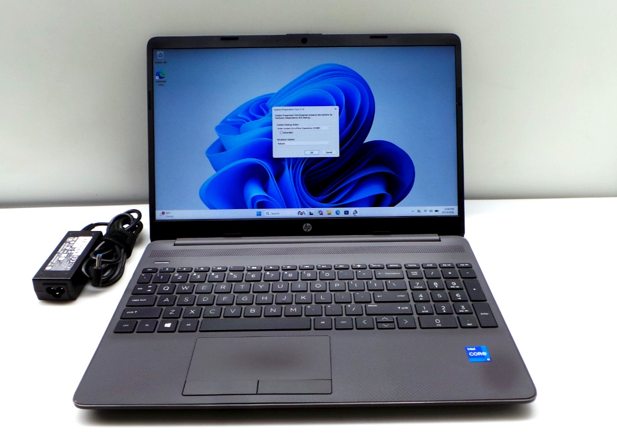 HP 250 G8 Notebook PC 15.6" | i5-1135G7 2.4GHz | 16GB RAM 256GB SSD | WIN 11 PRO