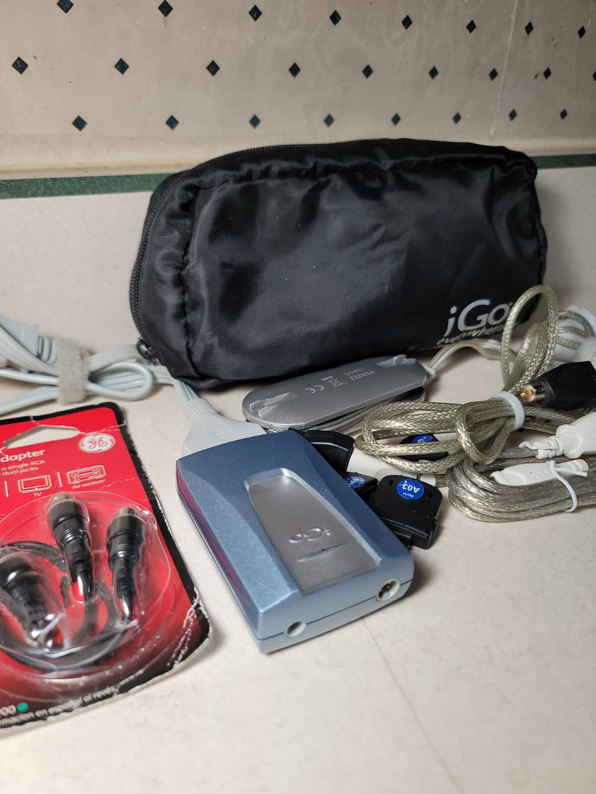Genuine iGo Everywhere 273-1785 Bundle Power Adapter Charger works lot