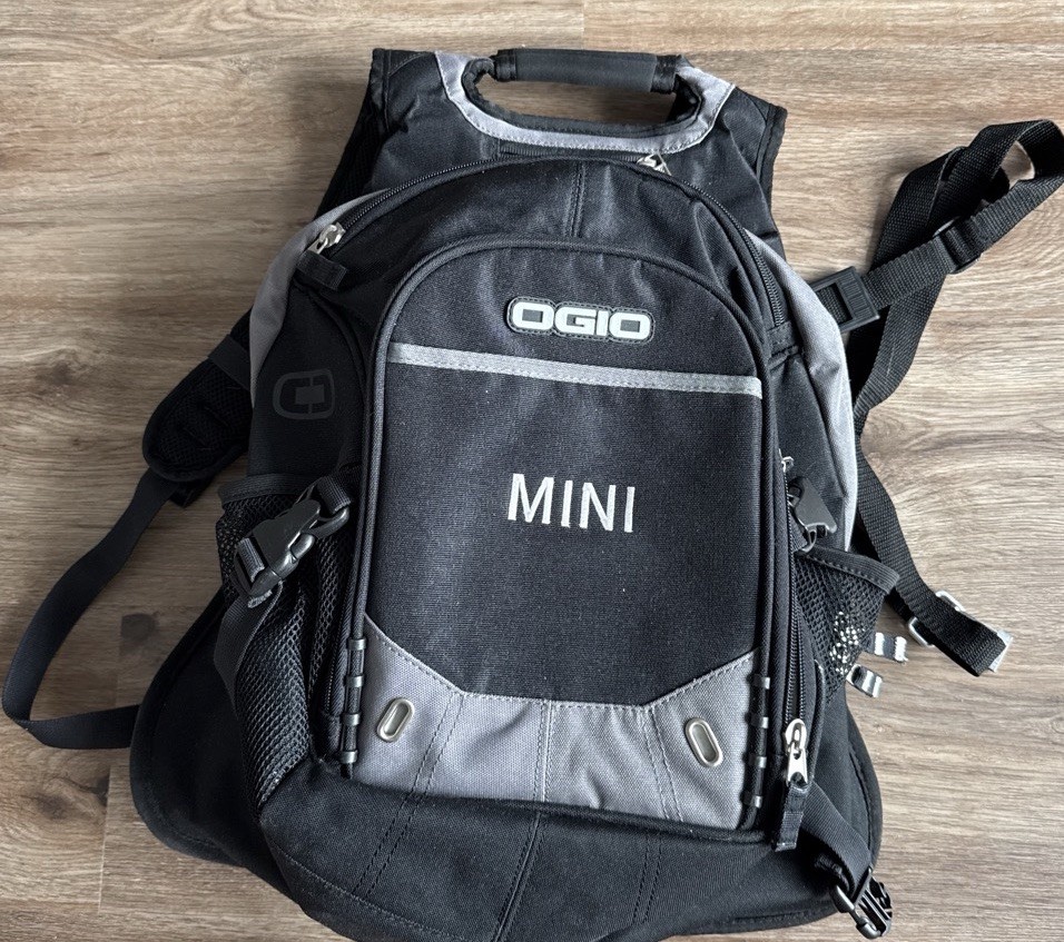 Ogio Street Fugitive Backpack Laptop Tech Computer Travel Bag Black and Gray EUC