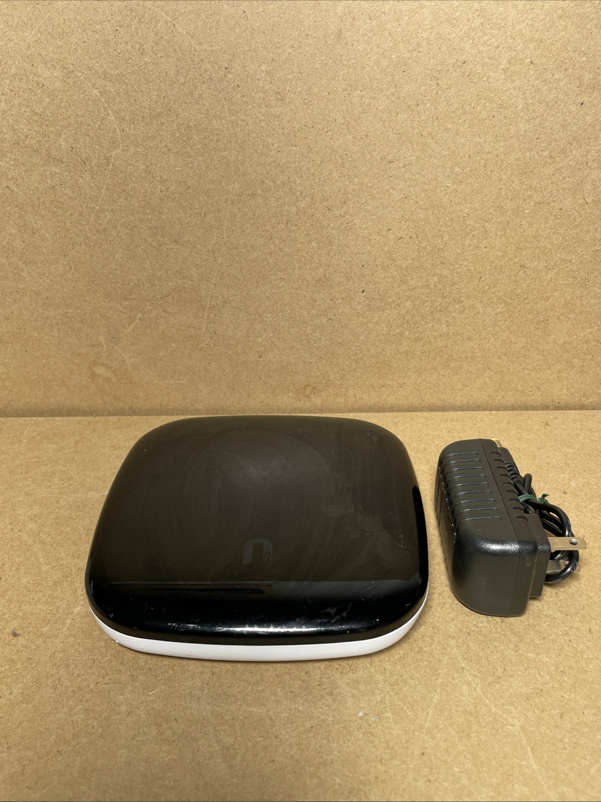 Ubiquiti UFiber Wireless Router, 4x LAN