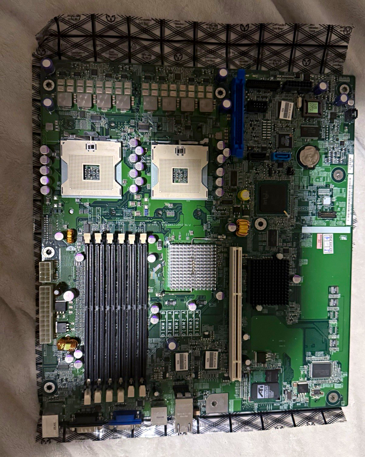 Dual Intel CPU ATX Server Motherboard DDR2 8 DIMM PCIe x16 VGA RJ45 USB