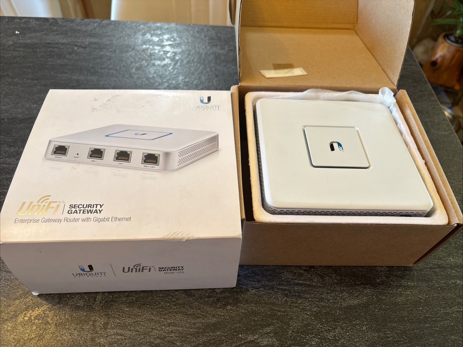 Ubiquiti UniFi Security Gateway Enterprise Firewall Router USG wPower Supply BB