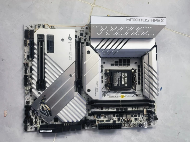 ASUS ROG MAXIMUS Z790 APEX LGA1700 12/13/14th Gen DDR5 PCIe 5.0 5×M.2 ATX Board