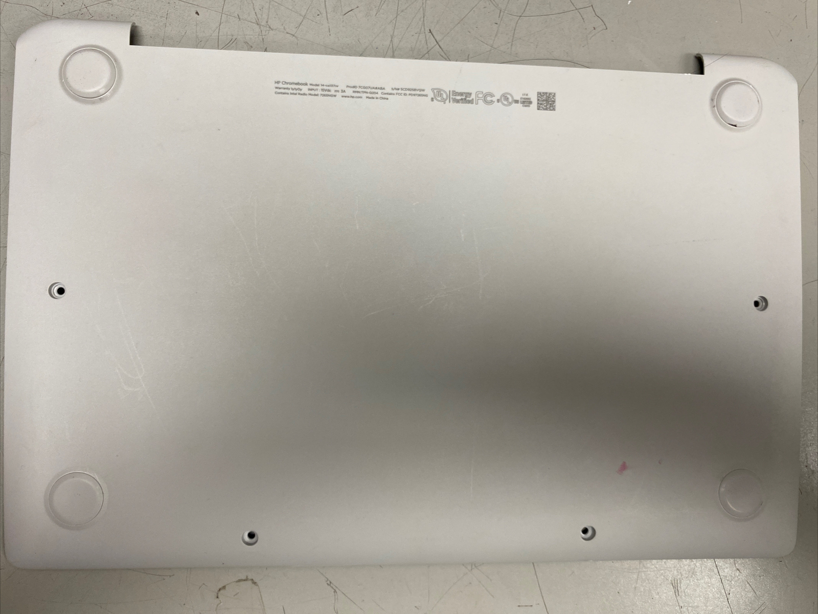 L62923-001, BOTTOM BASE ENCLOSURE, NATURAL SILVER,  HP 14-CA137NR, GRADE A