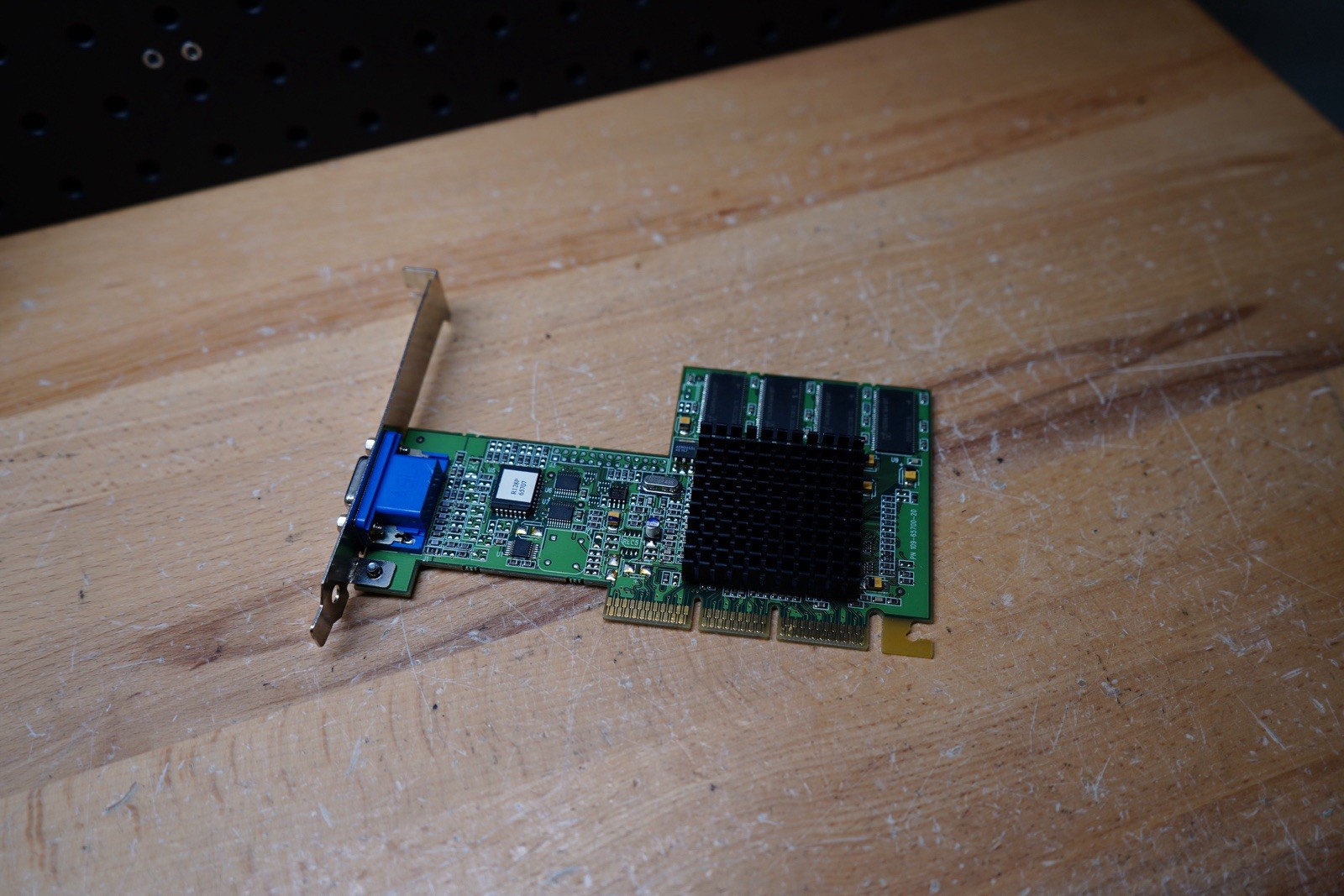 (Z) ATI Rage Xpert 2000Pro 32MB AGP Video Graphic Card P/N:1025-B4030