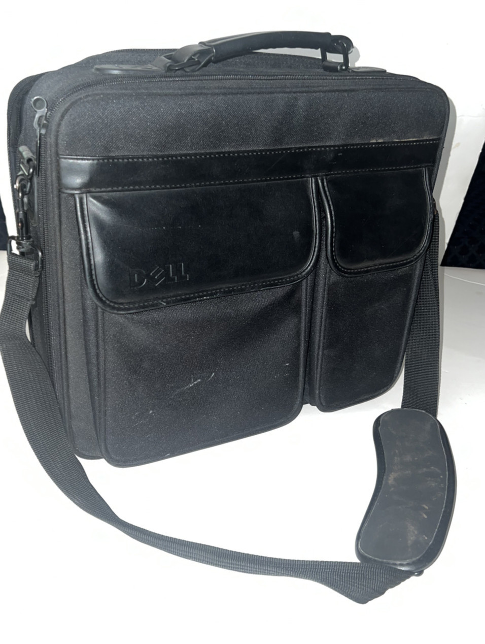 Dell  Deluxe Laptop Computer Carrying Case Bag Shoulder Strap, Leather & Sturdy
