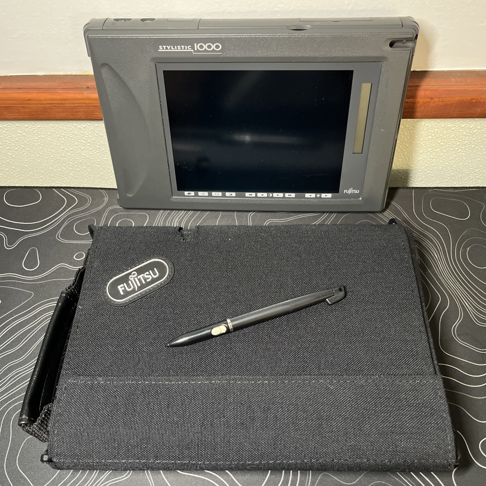 Fujitsu Stylistic 1000 Pen Computer w/ Case  UNTESTED AS IS