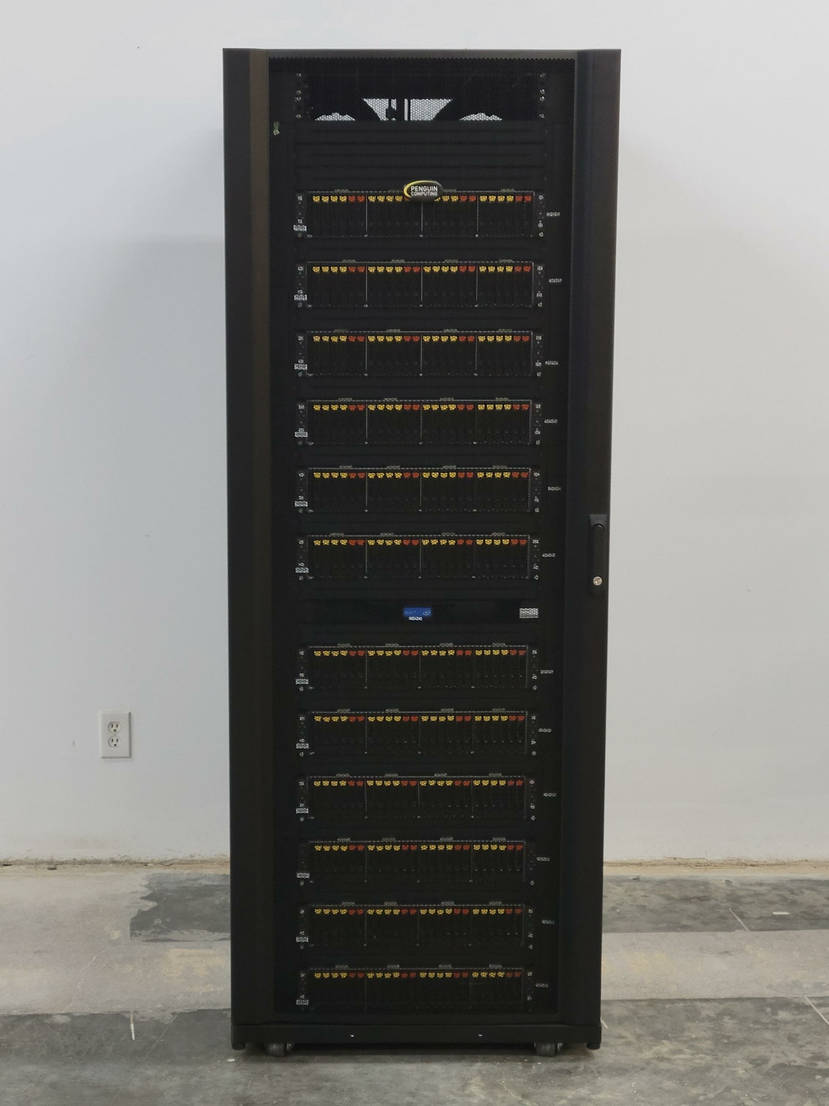 Penguin Computing / Gigabyte HPC Server Rack 1920 CPU Cores 6TB RAM