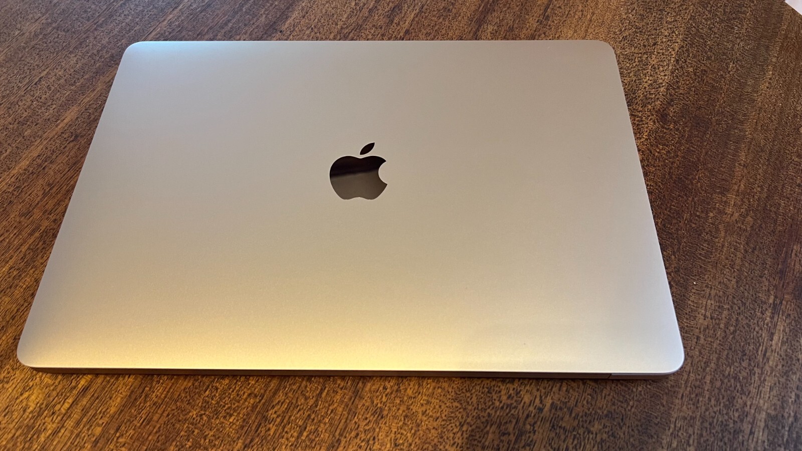 Broken Screen - 2020 Apple MacBook Air 13.3" M1 3.2GHz 8GB RAM 256GB SSD