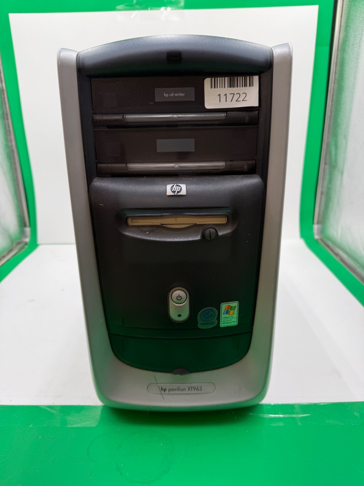 Vintage HP Pavilion XT963-Intel Celeron@1.20GHz 128MB Ram 40GB HDD Windows XP
