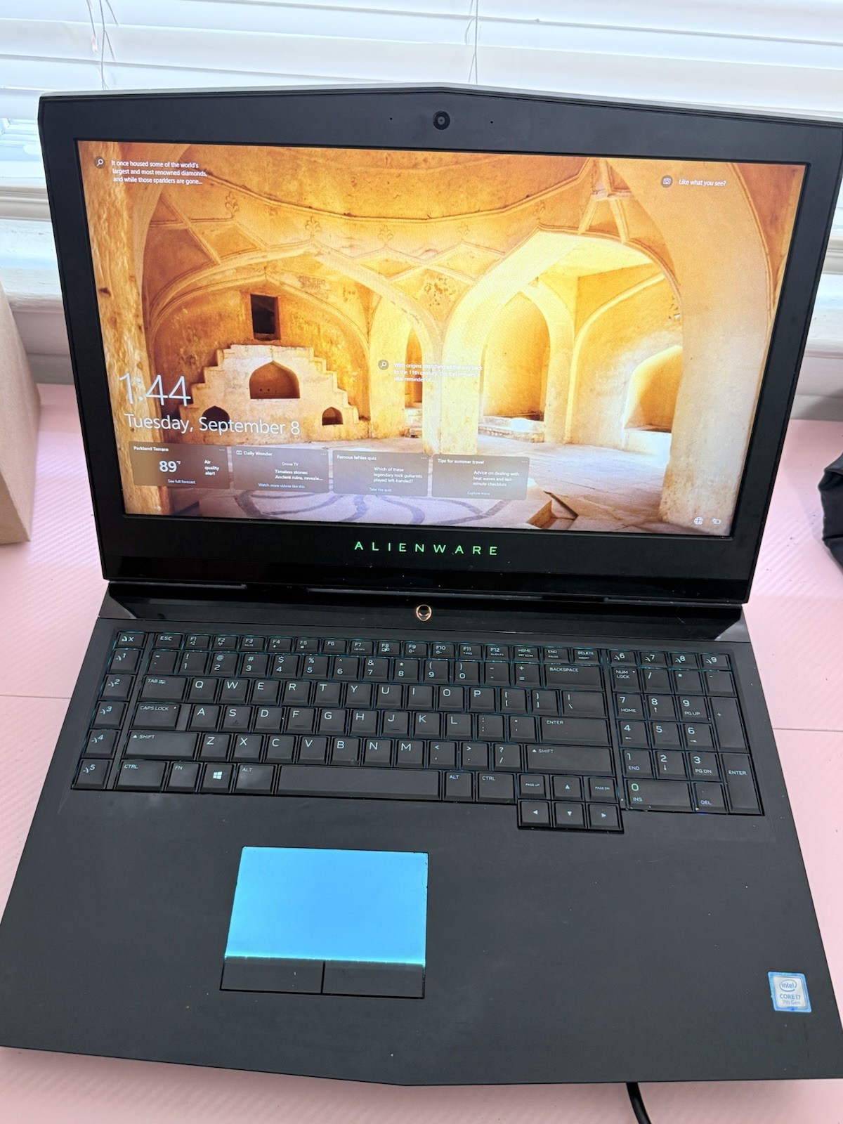 Alienware 17 R4 17.3” Gaming Laptop i7-7700HQ GTX 1060 6GB 8GB 256GB SSD + 1TB