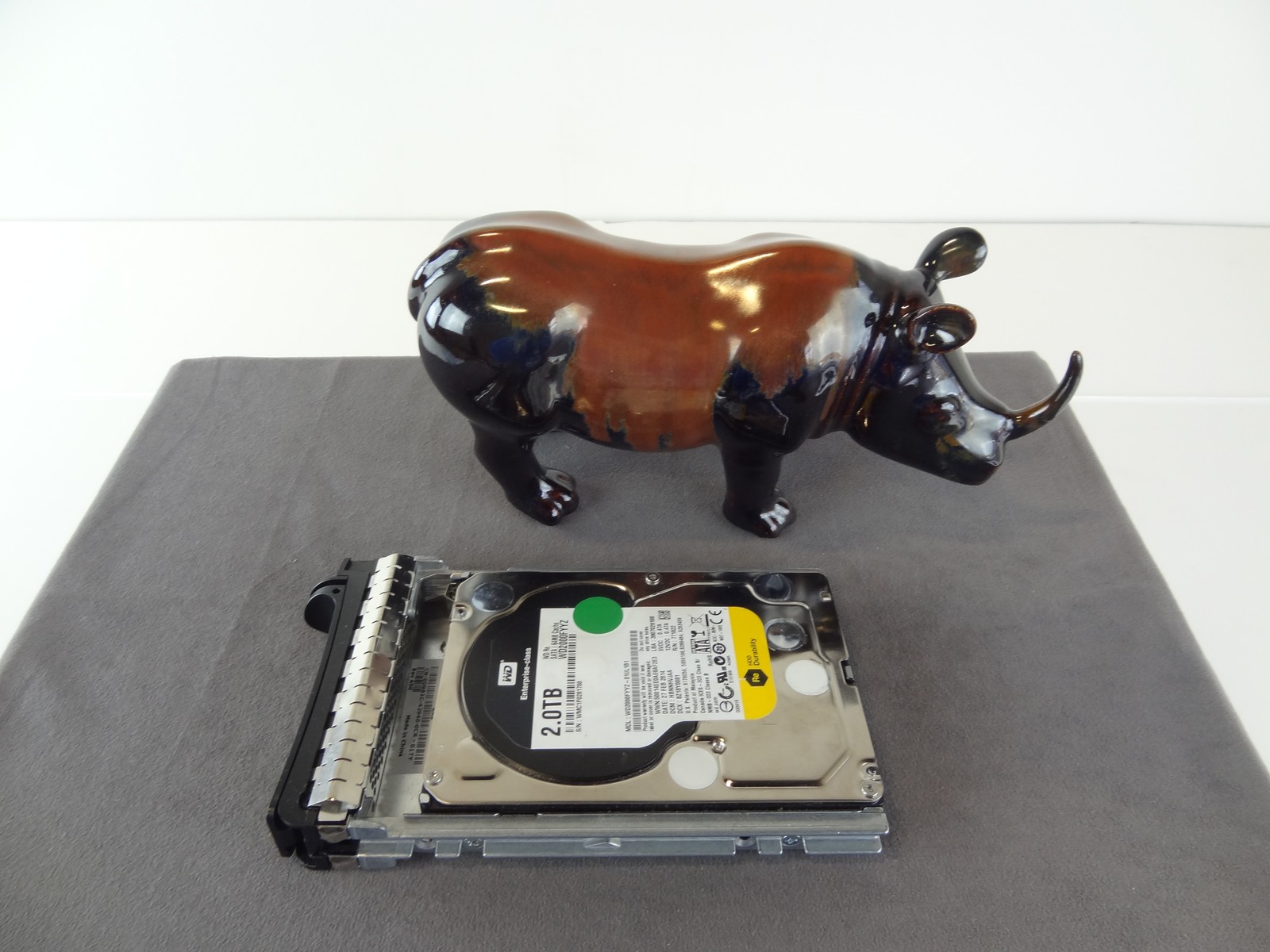 Western Digital WD2000FYYZ 7200 RPM Class SATA 6 Gb/s 3.5in Hard Drive