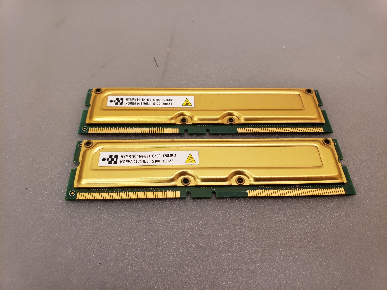 Hyundai (2x) 128MB 256MB Tot Rambus ECC Rimm PC-600-45 Memory RAM HYMR16416H-653