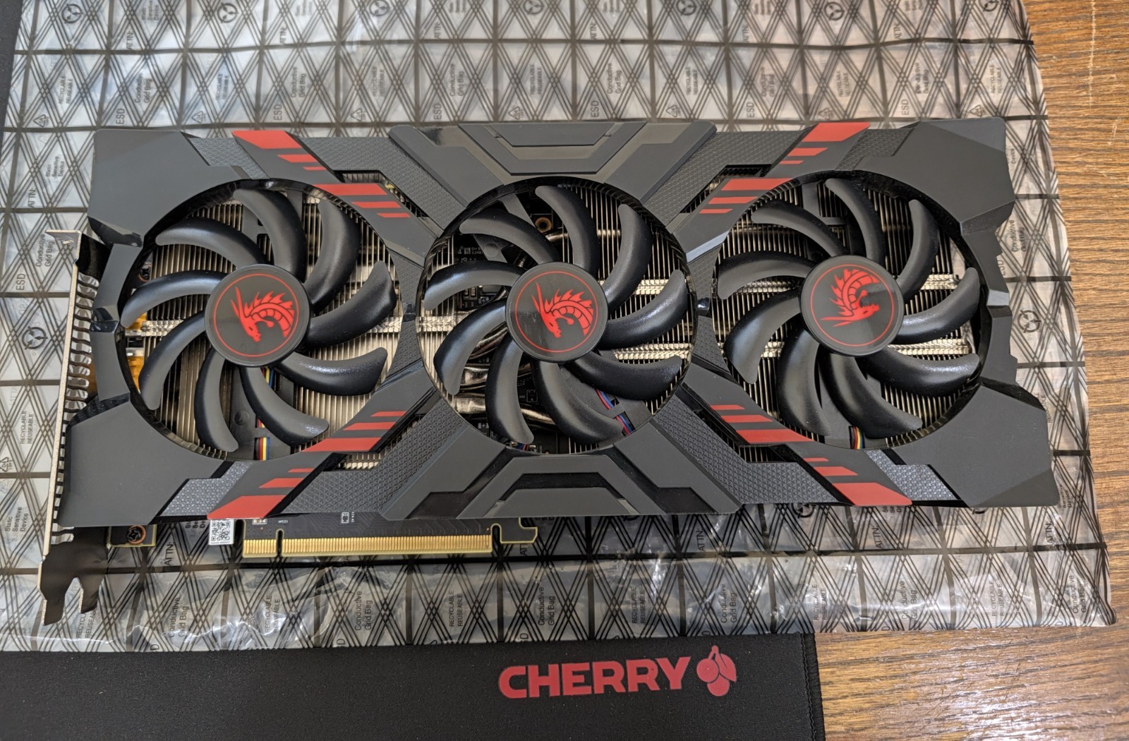 PowerColor Red Dragon Radeon RX Vega 56 8GB HBM2 Graphics Card 8GBHBM2-2D2HD/OC