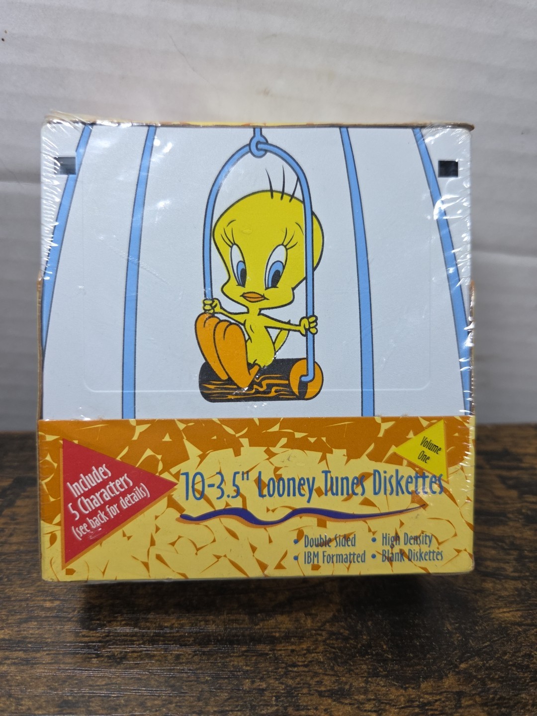 LOONEY TUNES  DISKETTES 10 - 3.5" IBM Formatted 1996 Five Characters New Sealed