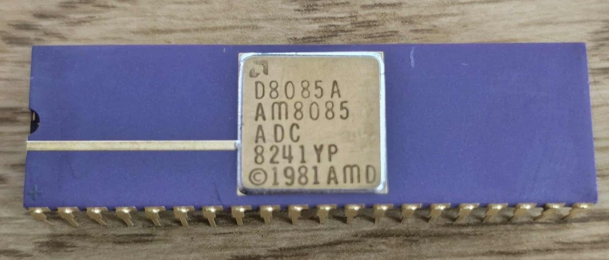 NOS Vintage Rare Ceramic Gold AMD D8085A 8-Bit CPU Microprocessor AM8085 / Intel